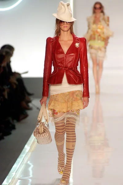 Look 19